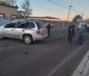 Vuelca camioneta con paisanos que iban rumbo a Albuquerque