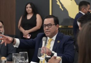 Reconocen empresarios y ejecutivos de Ventas y Mercadotecnia liderazgo de la FACH